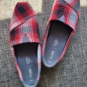 Red Plaid Toms